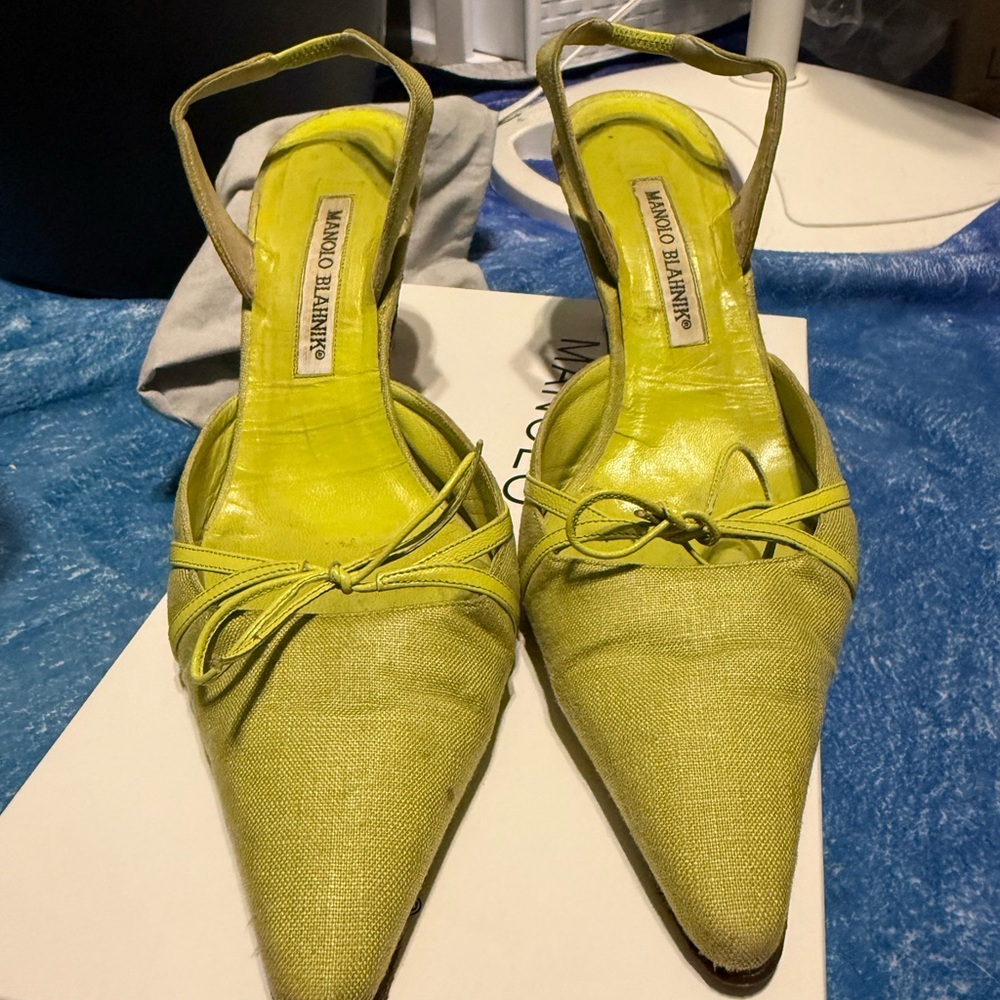 Manolo blank green heels